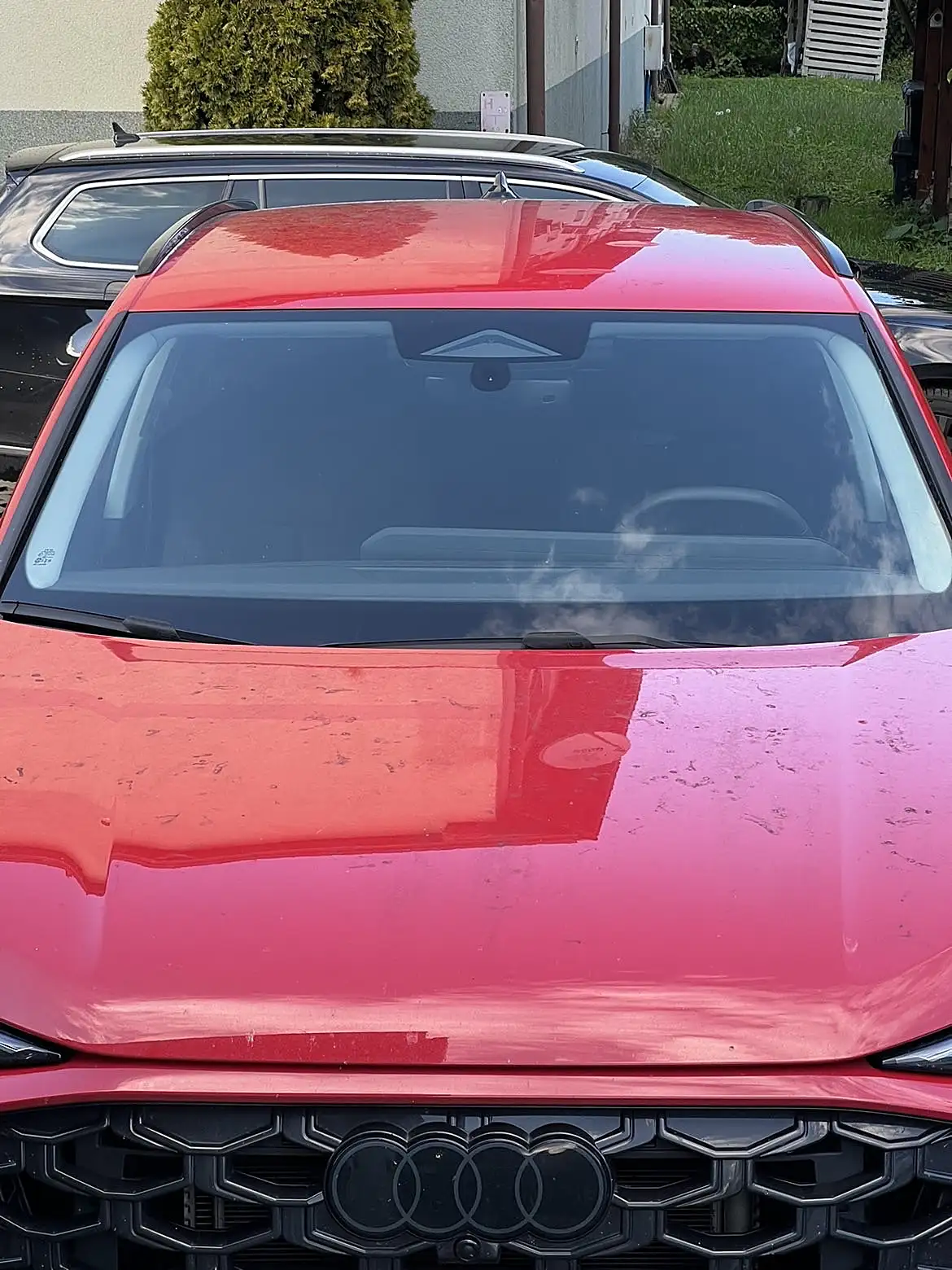 Audi Q3 — maska przed detailingiem