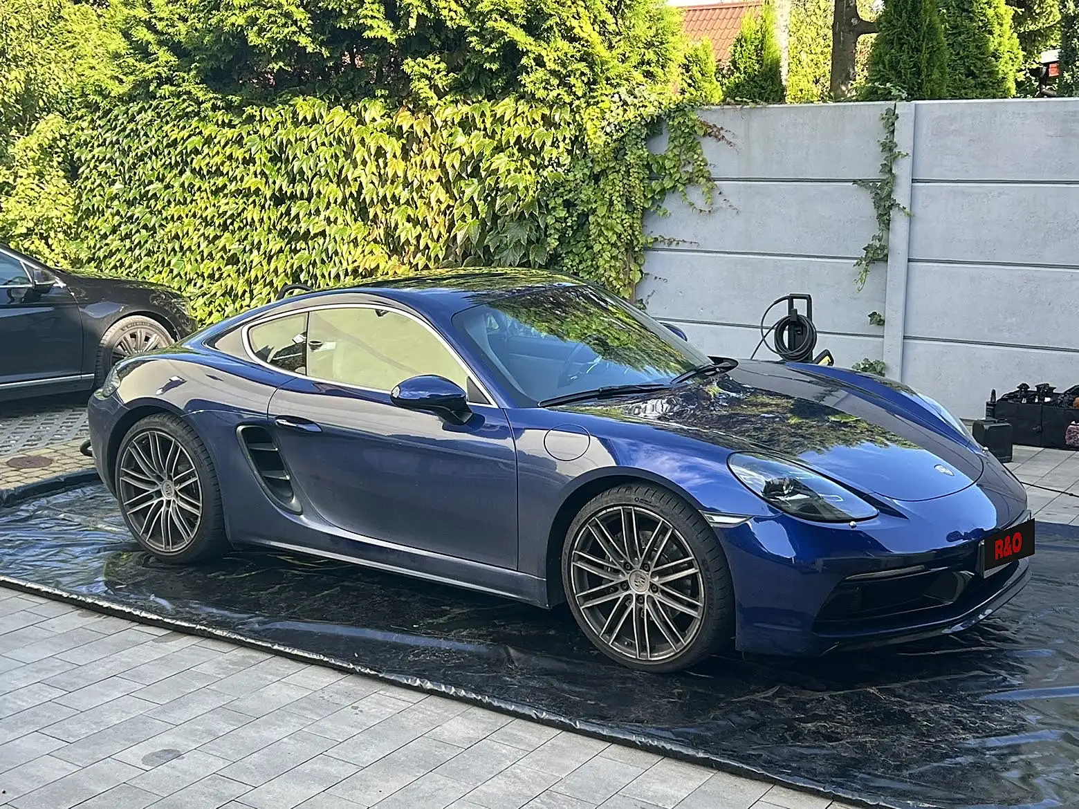 Porsche 718 Cayman — całe auto przed detailingiem