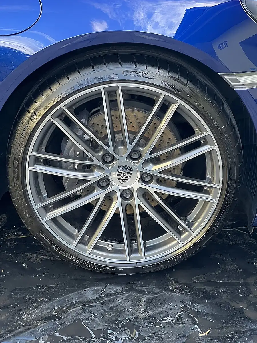 Porsche 718 Cayman — felgi po detailingu R&O Mobile Detailing