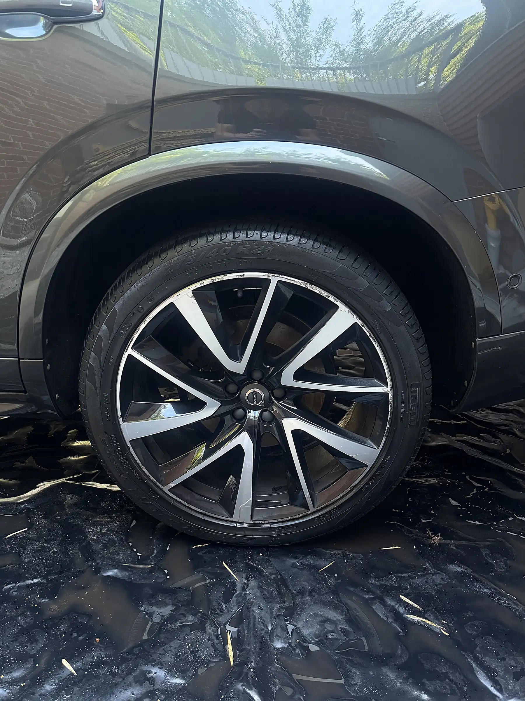 Volvo XC90 — felgi po detailingu R&O Mobile Detailing