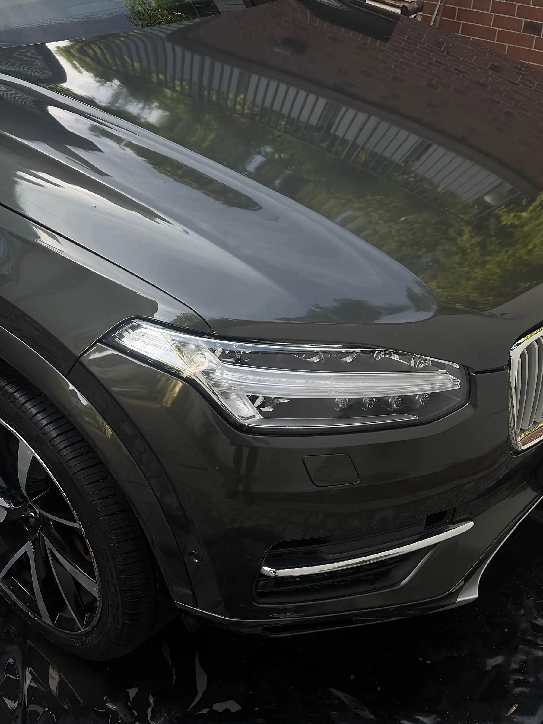 Volvo XC90 — przód auta po detailingu R&O Mobile Detailing