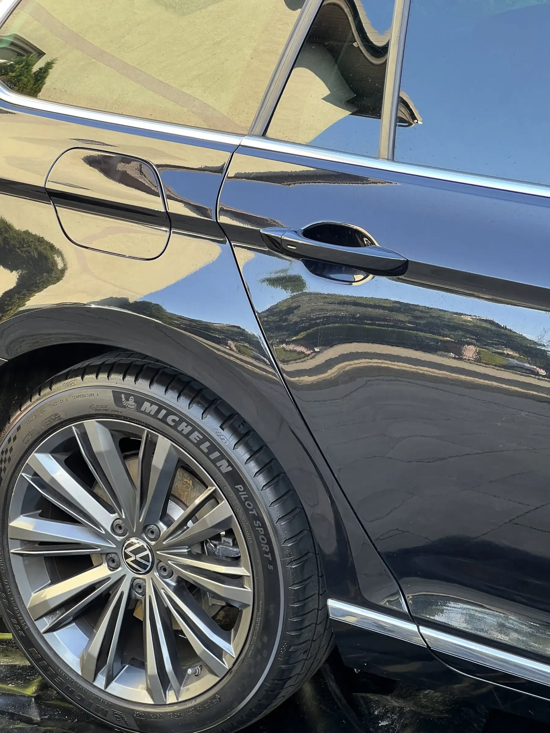 Volkswagen Passat — bok auta po detailingu R&O Mobile Detailing